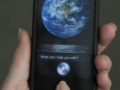 Bé 4 tuổi cứu mẹ thoát chết nhờ tính năng Siri trên iPhone