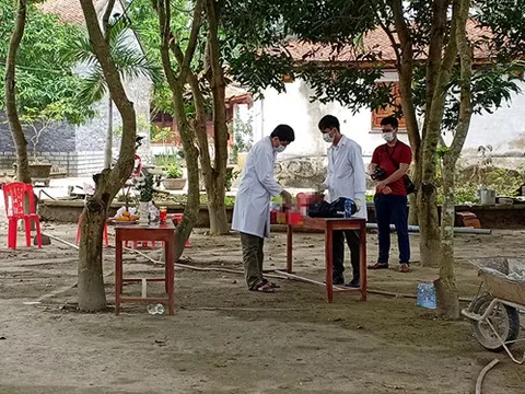 Phát hiện thi thể bé sơ sinh còn nguyên dây rốn trước cổng chùa