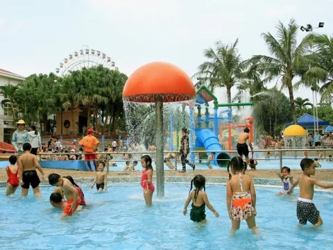 Giảm 85% giá vé trọn gói ngày mở cửa Công viên nước Hồ Tây