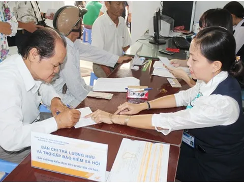 Thời điểm hưởng lương hưu đối với người lao động tham gia BHXH bắt buộc