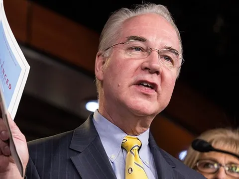 Bộ trưởng Y tế Mỹ từ chức vì chi phí công cán đắt đỏ