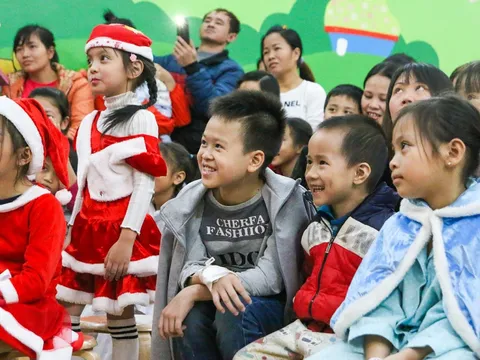 Giáng sinh an lành cho trẻ em Bệnh viện Nhi Trung ương