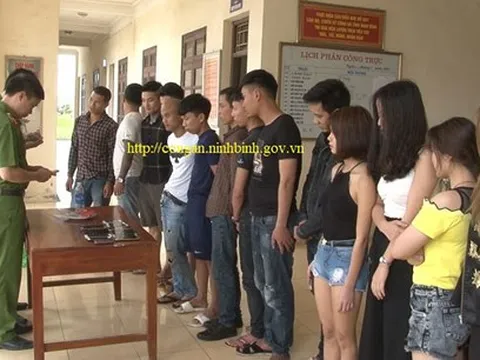 14 khách hát có dấu hiệu sử dụng ma túy tập thể trong quán karaoke