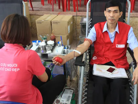 Ninh Bình: Hàng nghìn người Kim Sơn hưởng ứng ngày toàn dân hiến máu tình nguyện