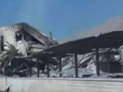 Cận cảnh Syria đổ nát sau đòn không kích của Mỹ và đồng minh