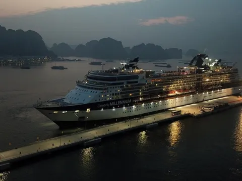 Cảng tàu khách du lịch quốc tế chuyên biệt đầu tiên của Việt Nam chính thức đón tàu hạng sang