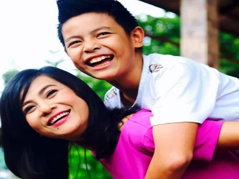 Giữa ồn ào, Cát Phượng khoe ảnh con ngày tựu trường