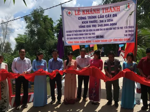 Khánh thành 2 cây cầu giao thông nông thôn tại Hậu Giang