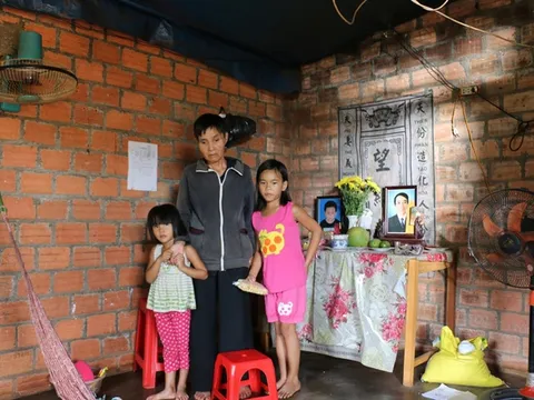 Cha mất, mẹ bỏ đi, 4 con thơ côi cút bên bà nội già yếu