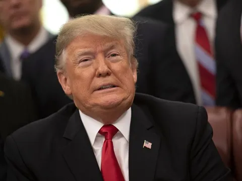 Hạ viện ngừng họp, chính phủ Mỹ đóng cửa lúc nửa đêm