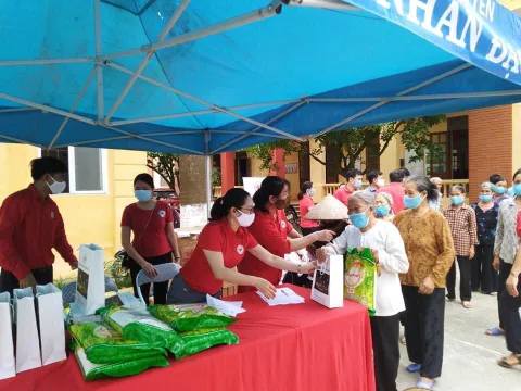 Đồng loạt mở 'Chợ Nhân đạo'