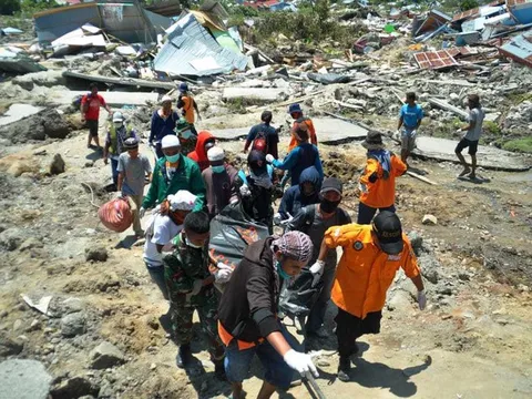 Hình ảnh khu mai táng tập thể nạn nhân vụ động đất, sóng thần ở Indonesia