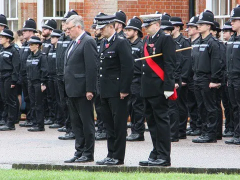 Công chức hạt Essex mặc niệm 39 người chết trong container