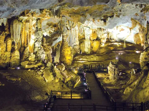 Nước lũ dâng cao, Phong Nha - Kẻ Bàng tạm ngừng đón khách