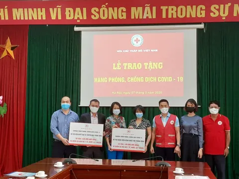 Hội Chữ thập đỏ Việt Nam trao hàng hỗ trợ cho các bệnh viện phòng chống dịch Covid-19