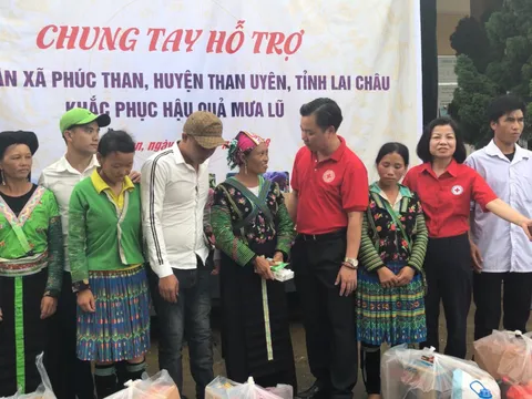 Hội Chữ thập đỏ thành phố Hà Nội sẻ chia cùng người dân vùng lũ phía Bắc