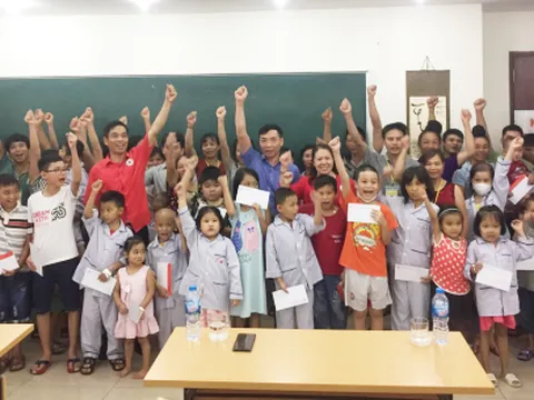 Quà của tuyển U23 Việt Nam đã đến tay bệnh nhi