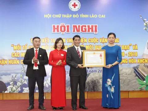 Hội Chữ thập đỏ tỉnh Lào Cai đón nhận Huân chương Lao động hạng Nhì