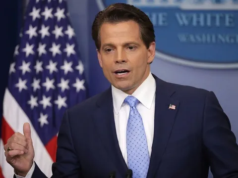 Cựu giám đốc truyền thông Nhà Trắng bị khai nhầm "đã chết"