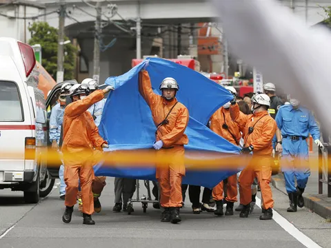13 học sinh tiểu học bị đâm trong vụ xả dao nghiêm trọng ở Tokyo