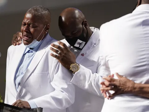 Tang lễ xúc động của George Floyd