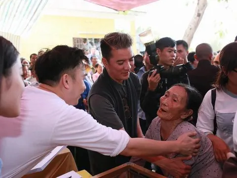 Ca sĩ Đàm Vĩnh Hưng hạnh phúc khi tài khoản tiếp nhận ủng hộ tăng lên hàng giờ