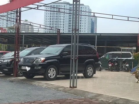 Dân bán xe hơi "ngồi chơi xơi nước" tháng cô hồn