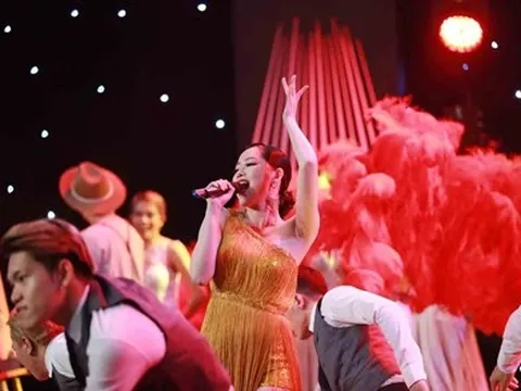 Đàn em 'đá xéo' chuyện Mỹ Tâm không xin phép hát 'Anh thì không'?