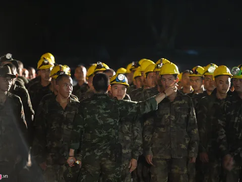 Đêm trắng nơi đại công trường giải cứu đội bóng Thái