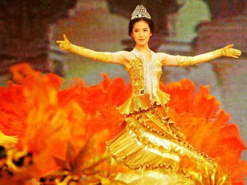 Địch Lệ Nhiệt Ba có xinh đẹp hơn Lưu Diệc Phi khi làm Nữ thần Kim Ưng?