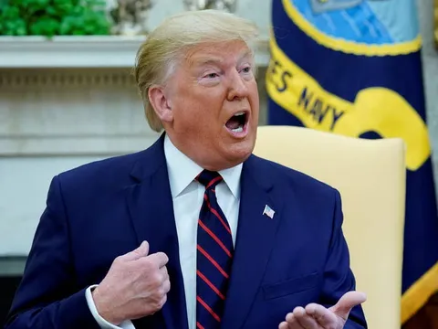 Tổng thống Trump tuyên bố đã ngăn Hong Kong bị xoá sổ trong 14 phút