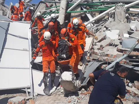 Quốc tế hỗ trợ Indonesia sau thảm họa động đất, sóng thần