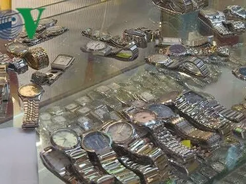 Phát hiện hàng trăm đồng hồ giả thương hiệu cao cấp