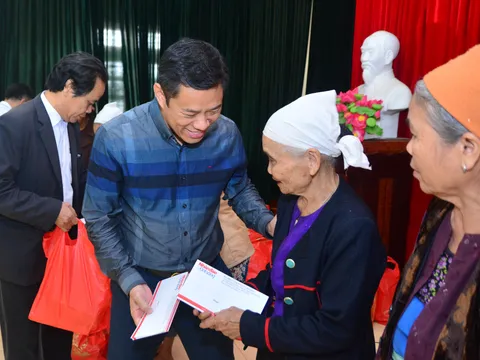 Baonhandao.vn mang Tết ấm đến với bà con nghèo Hòa Bình