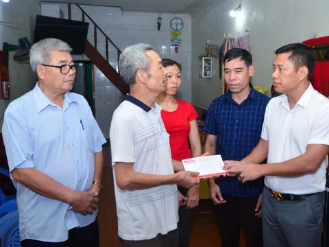 Baonhandao.vn trao 50 triệu đồng hỗ trợ gia đình thương binh có 4 người mắc ung thư ở Hải Phòng