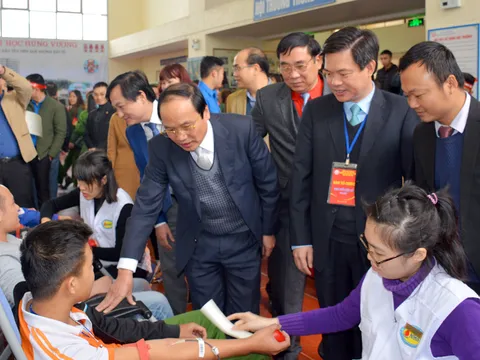 Hàng nghìn người tham gia Ngày hội hiến máu “Chủ nhật Đỏ”