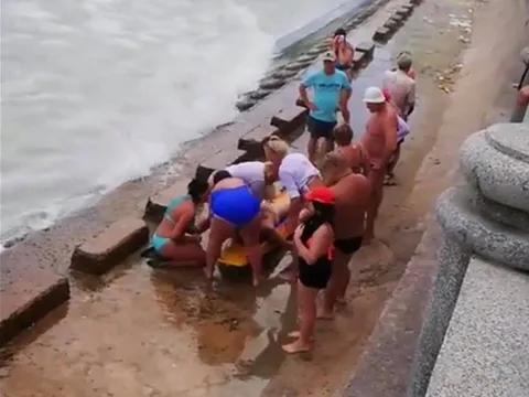 Hai du khách Nga thiệt mạng khi tắm biển ở Nha Trang