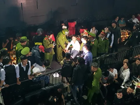 Phát hiện 100 người dương tính với ma túy trong quán bar mới khai trương