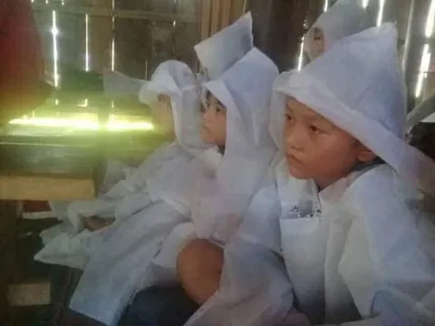 Quảng Bình: Bố mất, 3 em nhỏ có nguy cơ thất học