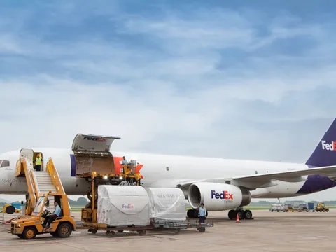 Khai trương tuyến vận chuyển hàng không nối Hà Nội với Quảng Châu