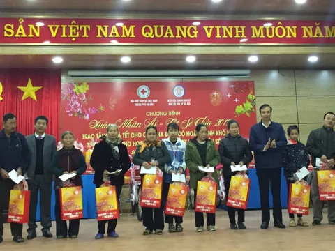 Tết sẻ chia với người nghèo huyện Sóc Sơn