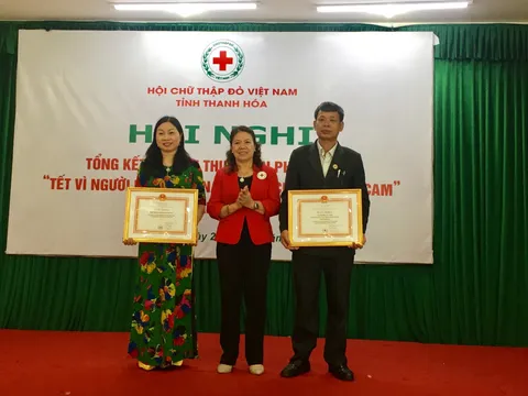 10 năm, tặng hơn 500.000 suất quà Tết cho người nghèo