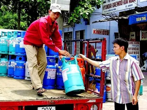 Gas giảm 2.500 đồng/bình 12 kg từ hôm nay