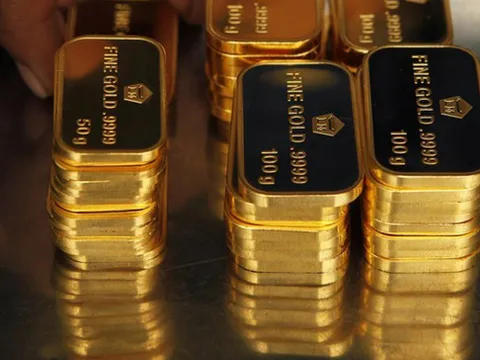 Giá vàng ngày 5/7 chịu áp lực hạ nhiệt