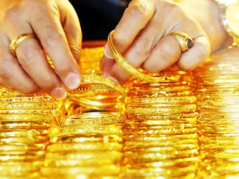 Giá vàng tiếp đà tăng mạnh