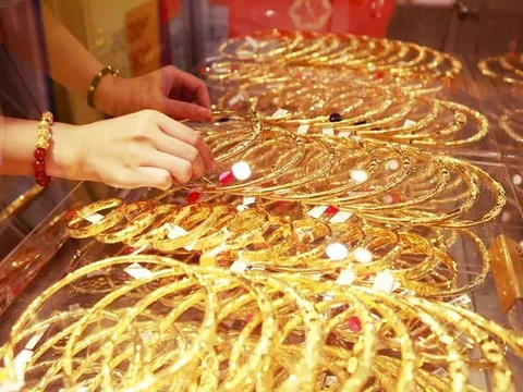 Giá vàng hôm nay 2/12: Vàng trong nước cao hơn thế giới