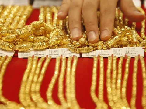 Giá vàng cuối tuần giữ ổn định