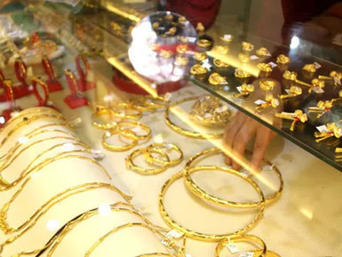Giá vàng hôm nay đồng loạt giảm