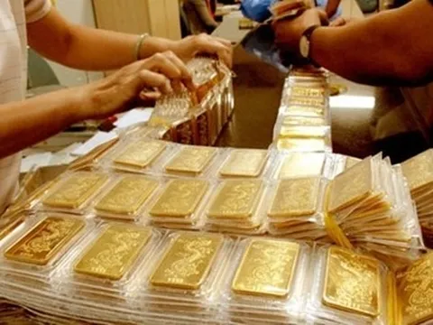 Giá vàng lao dốc sau kỳ nghỉ lễ