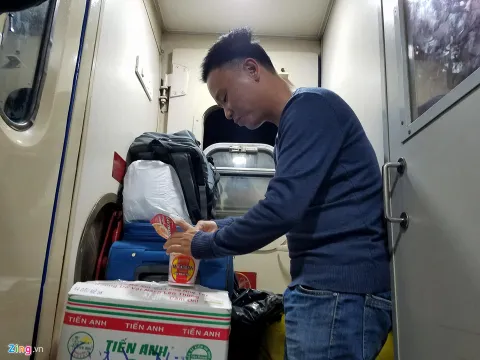 Giá vé máy bay tăng cao và những kế hoạch Tết lỡ dở